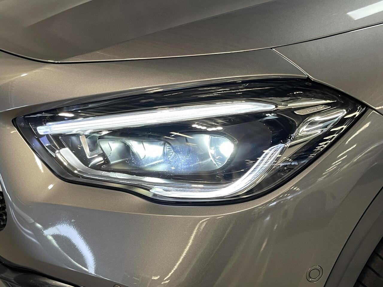 Mercedes-Benz GLA-KLASSE 250 e AMG Line 19"/Panoramadak/Trekhaak/Dodehoek/Adaptieve cruise/360 camera/Keyless/Matrix LED/Stoelverwarming/Apple Carplay & Android Auto