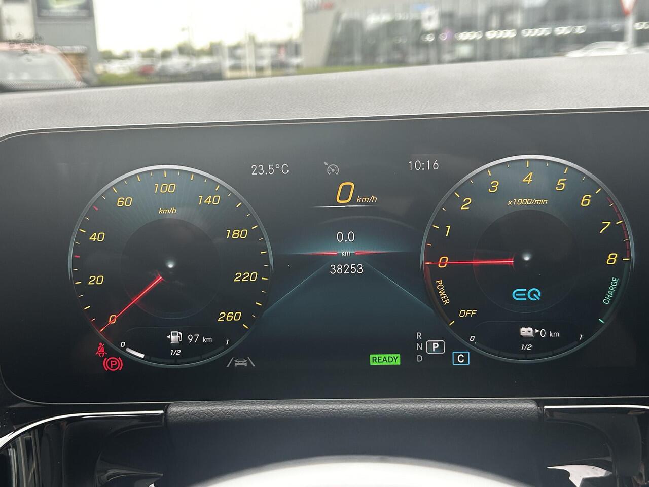 Mercedes-Benz GLA-KLASSE 250 e Progressive | Panoramadak | Cruise Control | Sfeerverlichting