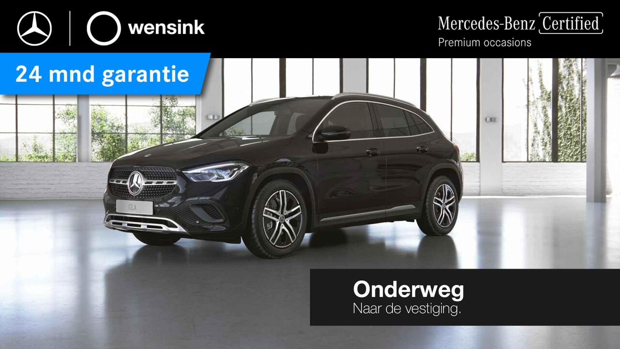 Mercedes-Benz GLA-KLASSE 250 e Luxury Line | Panoramadak | Distronic | Dodehoekassistent | Achteruitrijcamera |
