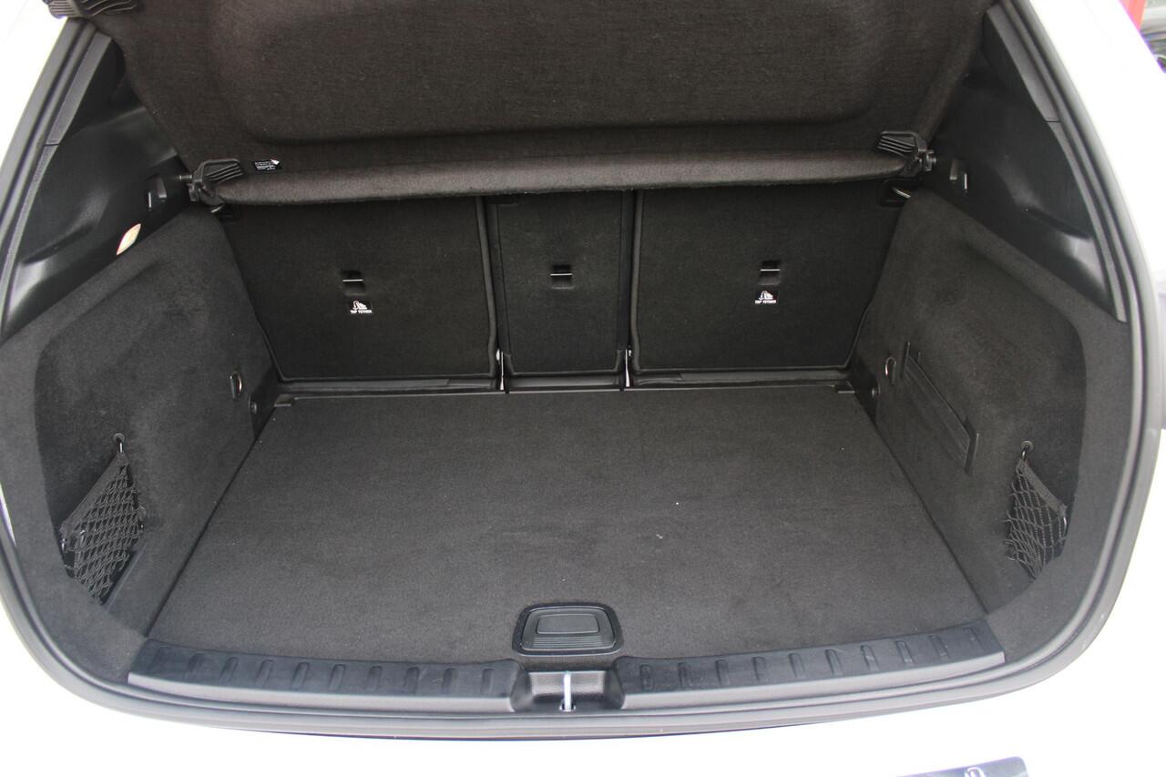 Mercedes-Benz GLA-KLASSE 250 e 218PK AUTOMAAT BUSINESS SOLUTION AMG | PANORAMISCH SCHUIF/KANTEL DAK | ELEKTRISCHE ACHTER KLEP | MULTIBEAM LED MATRIX KOPLAMPEN | STOEL VERWARMING | KEYLESS ENTRY/START | NAVIGATIE | DAB+ RADIO | APPLE CARPLAY /ANDROID AUTO | SFEER VERLICHTING | 19"