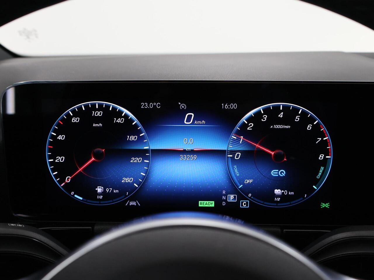 Mercedes-Benz GLA-KLASSE 250 e Business Solution AMG Limited | Night | Panoramadak | 19" lichtmetalen velgen | Achteruitrijcamera |