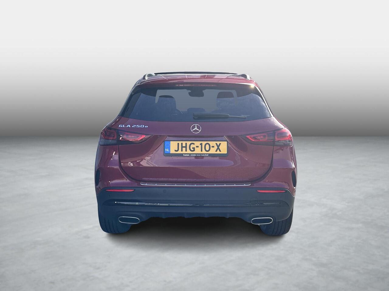Mercedes-Benz GLA-KLASSE 250 e AMG Line | Panoramadak | Cruise Control | Stoelverwarming | Apple Carplay