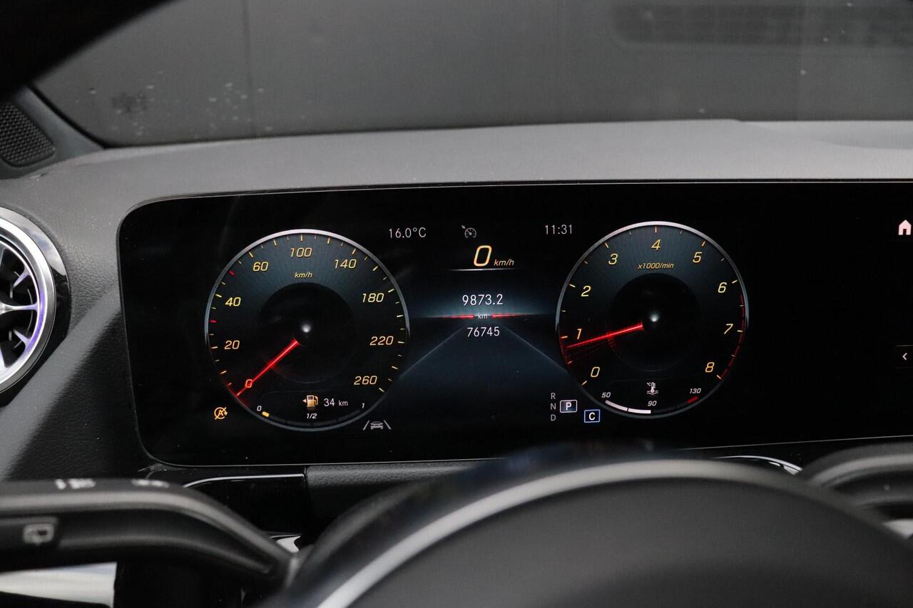 Mercedes-Benz GLA-KLASSE 180 AMG Line | PANO | CAMERA | NAVI | CRUISE | LMV |