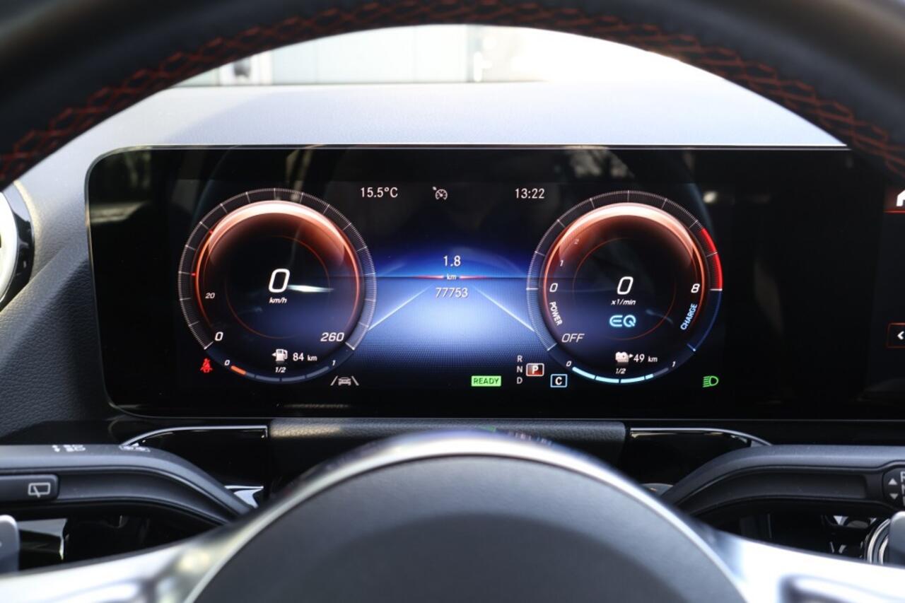 Mercedes-Benz GLA-KLASSE 250 E AMG LINE / Panorama dak / Multi Beam lampen