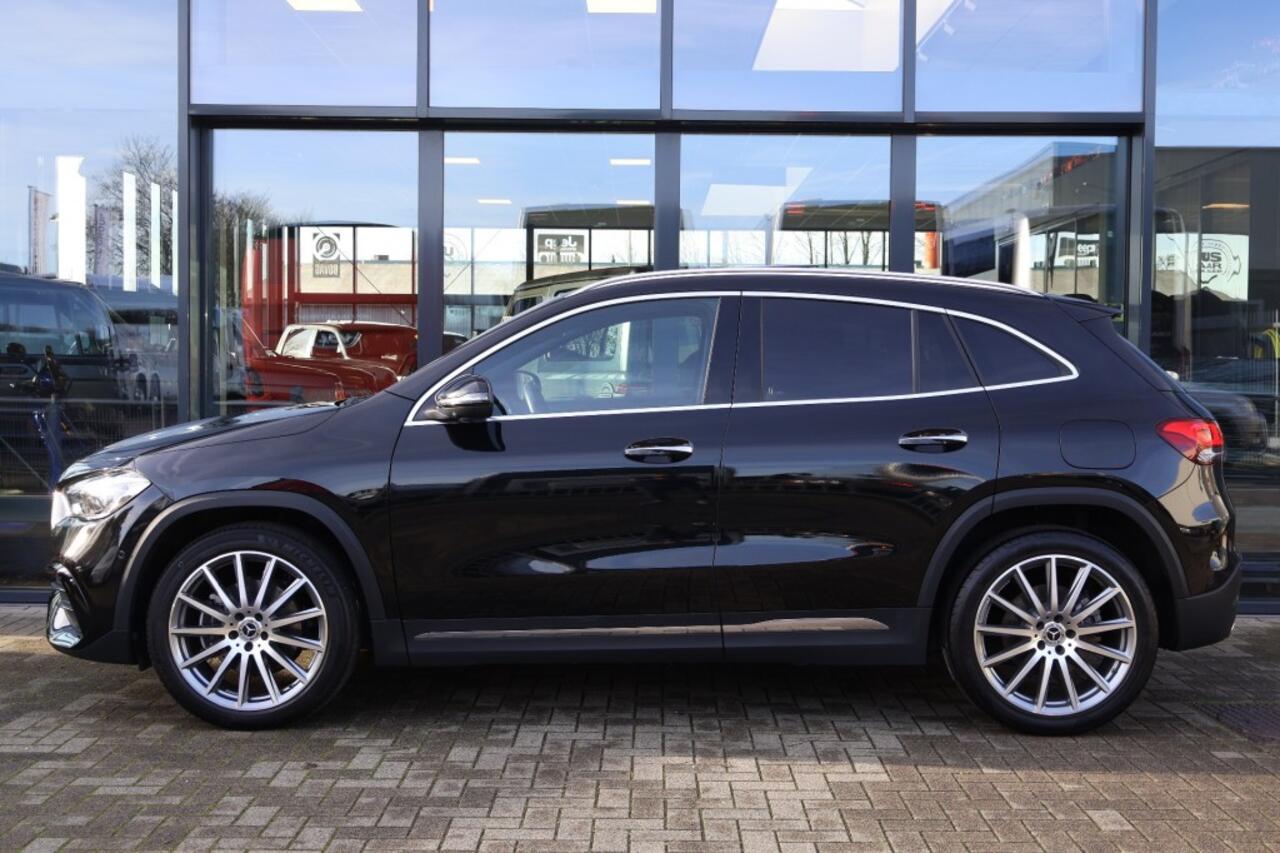 Mercedes-Benz GLA-KLASSE 250 E AMG LINE / Panorama dak / Multi Beam lampen