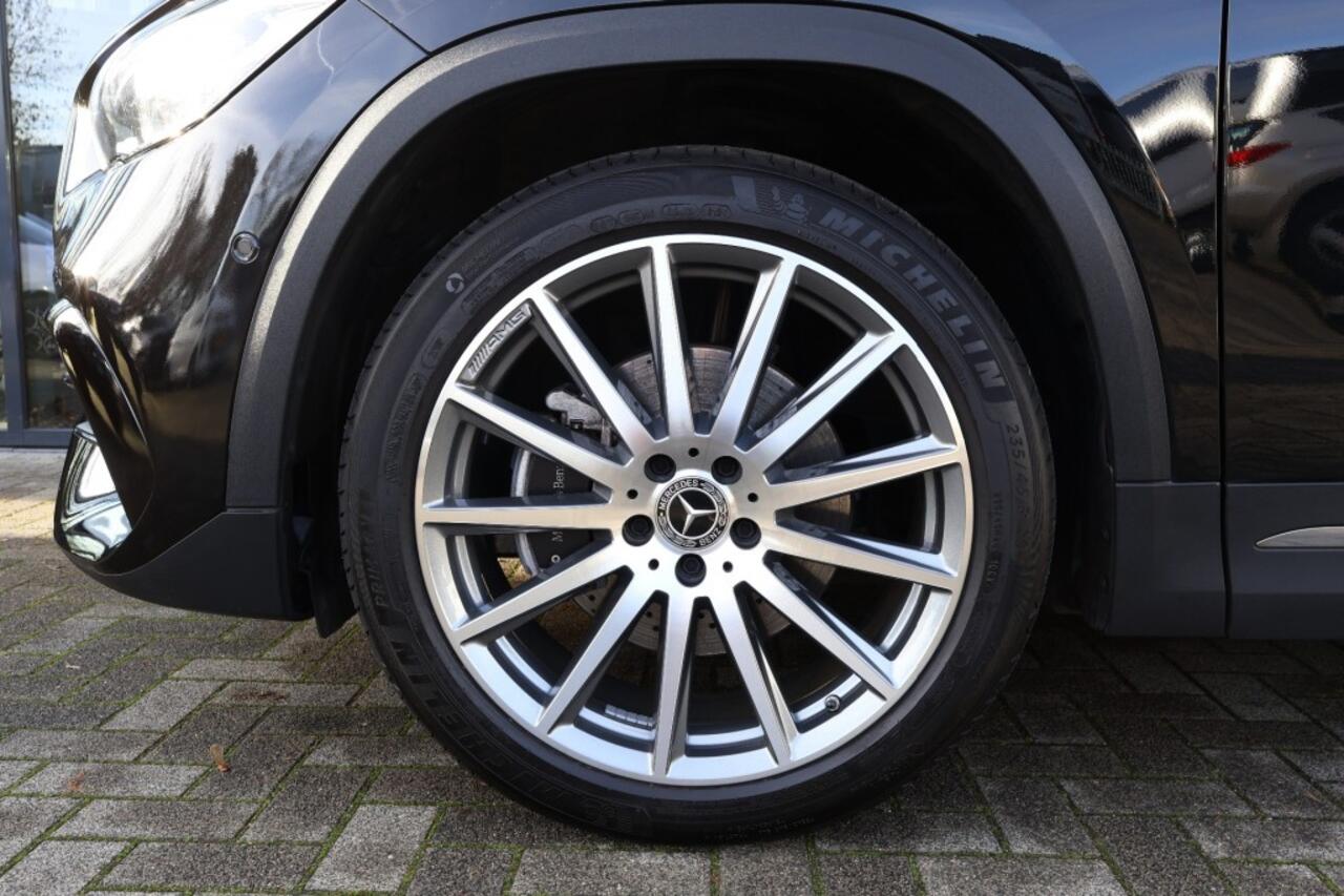 Mercedes-Benz GLA-KLASSE 250 E AMG LINE / Panorama dak / Multi Beam lampen