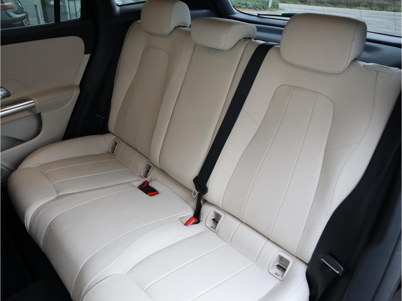 Mercedes-Benz GLA-KLASSE 250 e Star Edition