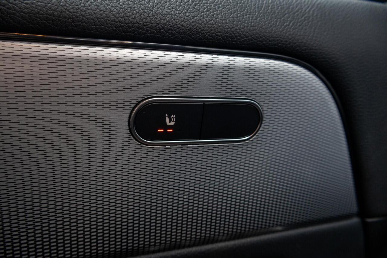 Mercedes-Benz GLA-KLASSE 250 e Camera|PDC|App|Lane assist|Half-Leder|Plug-In|