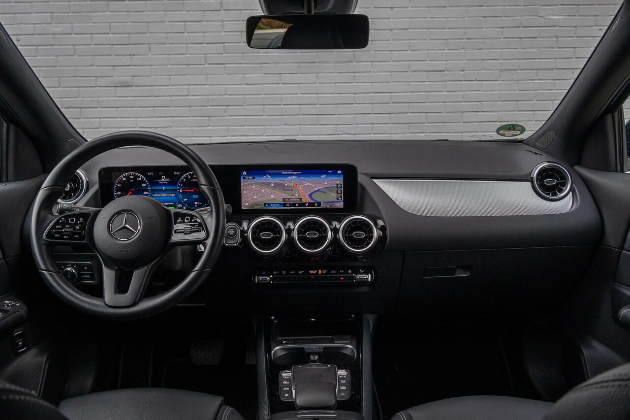 Mercedes-Benz GLA-KLASSE 250 e Camera|PDC|App|Lane assist|Half-Leder|Plug-In|