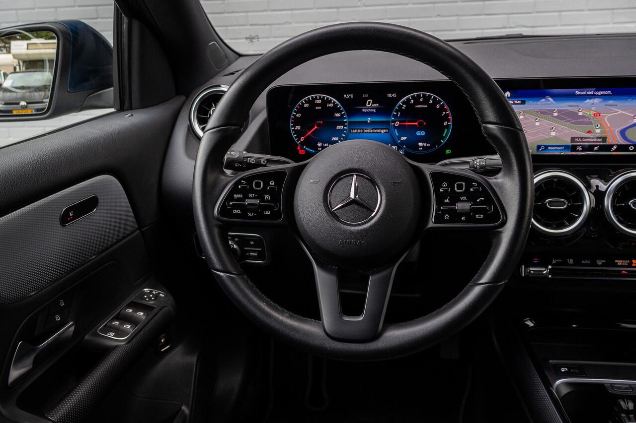 Mercedes-Benz GLA-KLASSE 250 e Camera|PDC|App|Lane assist|Half-Leder|Plug-In|