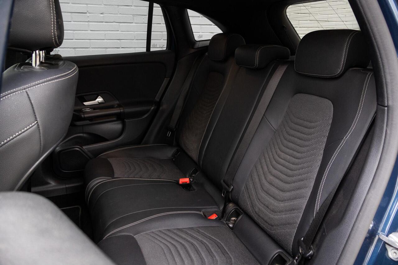 Mercedes-Benz GLA-KLASSE 250 e Camera|PDC|App|Lane assist|Half-Leder|Plug-In|