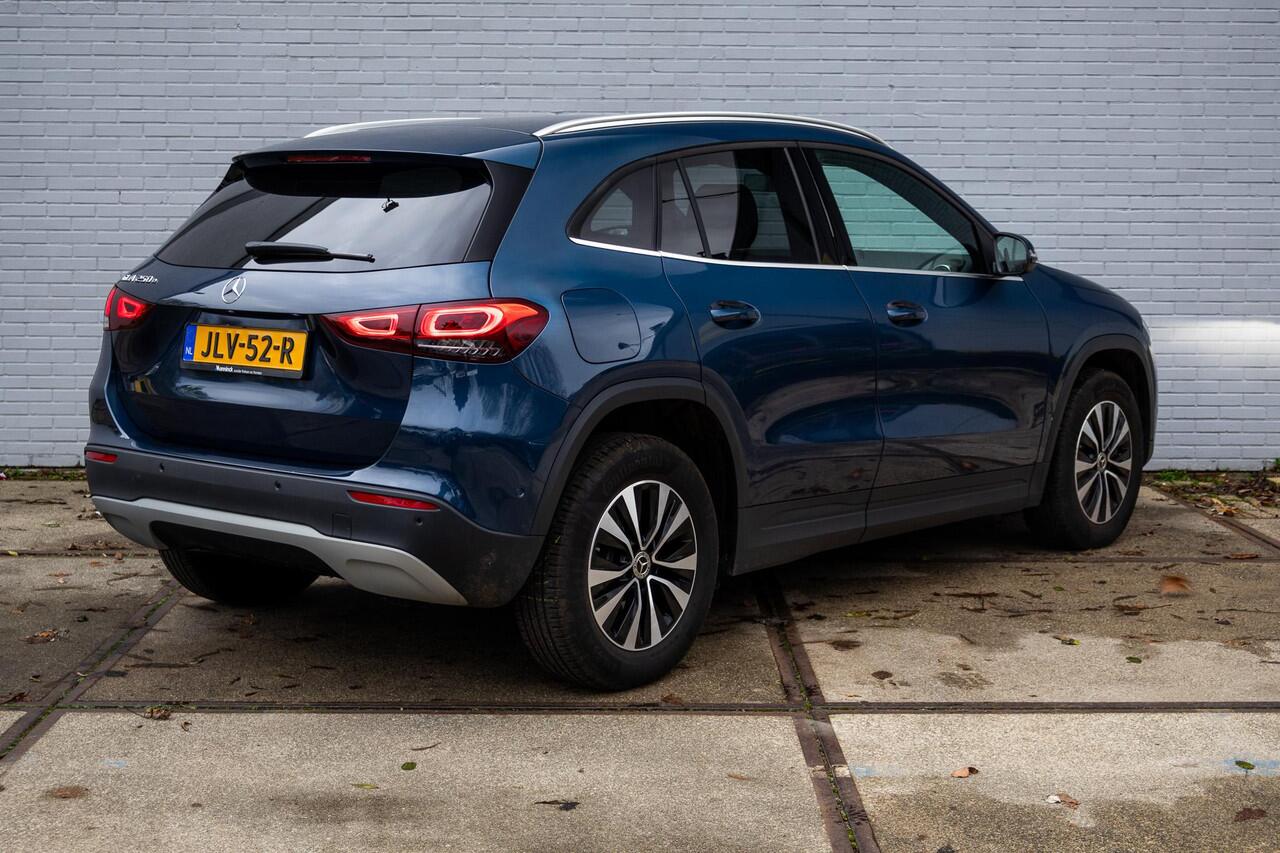 Mercedes-Benz GLA-KLASSE 250 e Camera|PDC|App|Lane assist|Half-Leder|Plug-In|