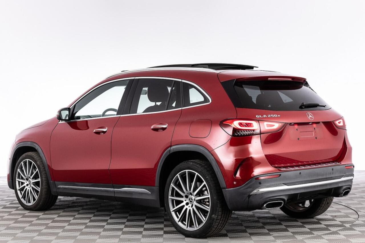 Mercedes-Benz GLA-KLASSE 250 e AMG Line | PANORAMADAK | Full LED | Trekhaak | NAVI | PHEV