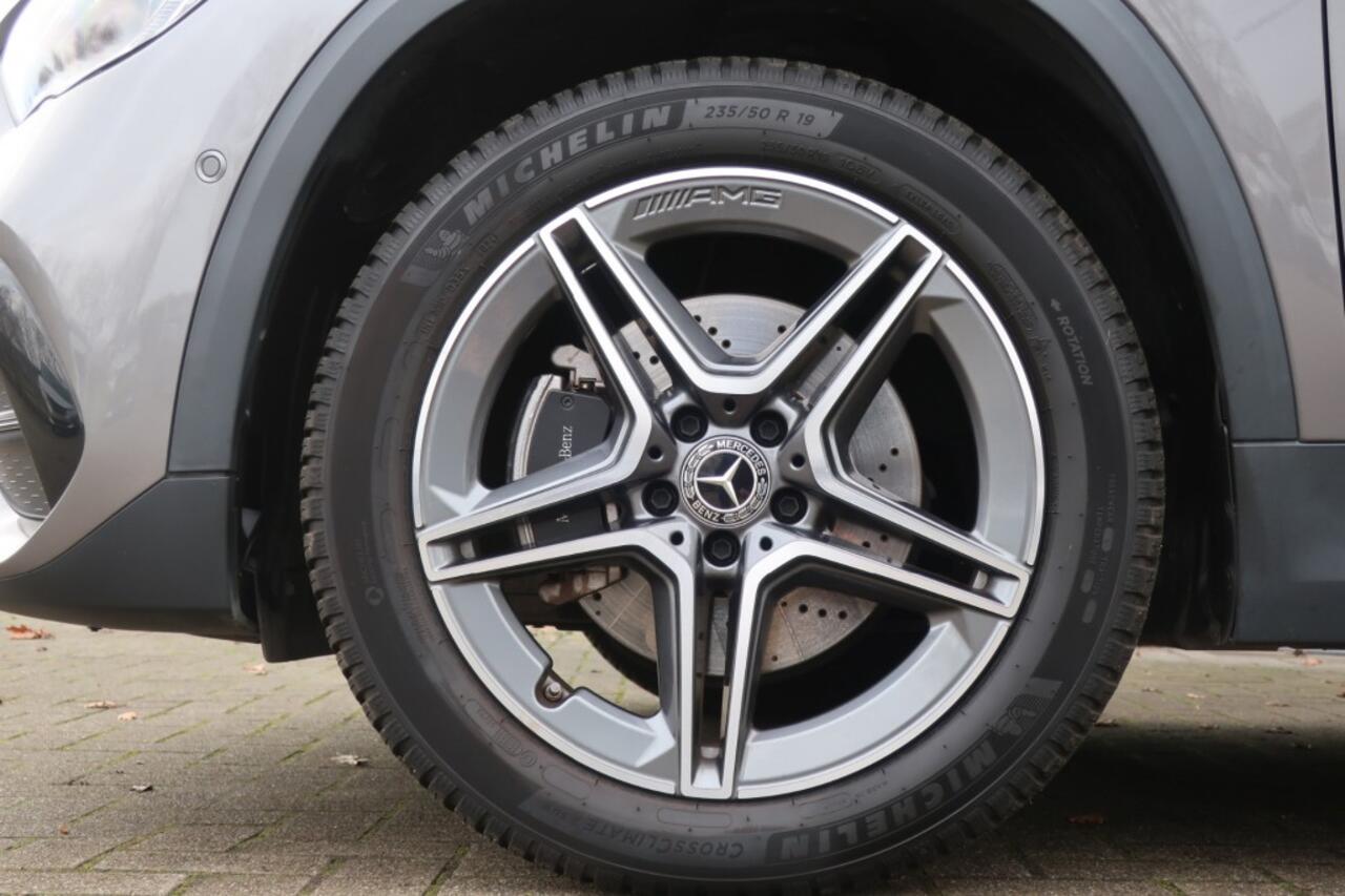 Mercedes-Benz GLA-KLASSE 250 E AMG LINE, All Season Banden, Schuifdak, Multibeam Led, etc.