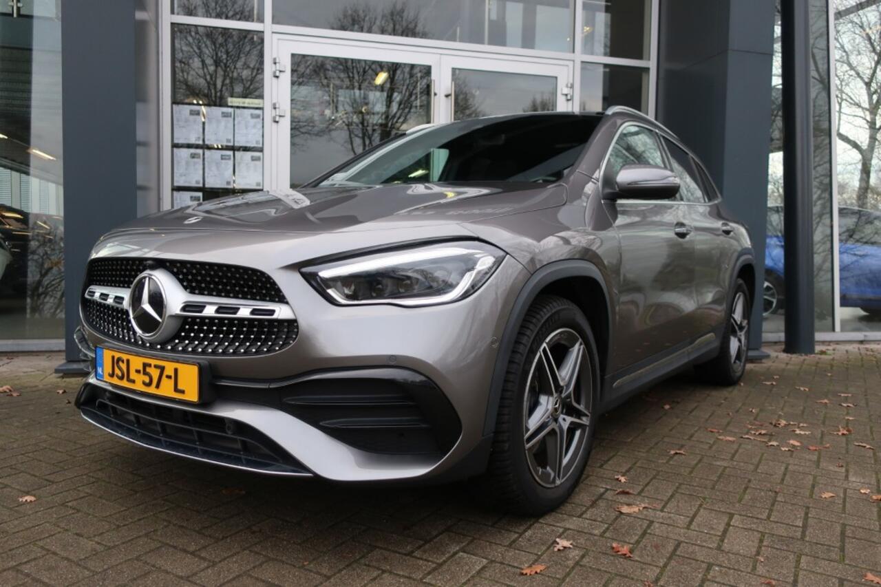 Mercedes-Benz GLA-KLASSE 250 E AMG LINE, All Season Banden, Schuifdak, Multibeam Led, etc.