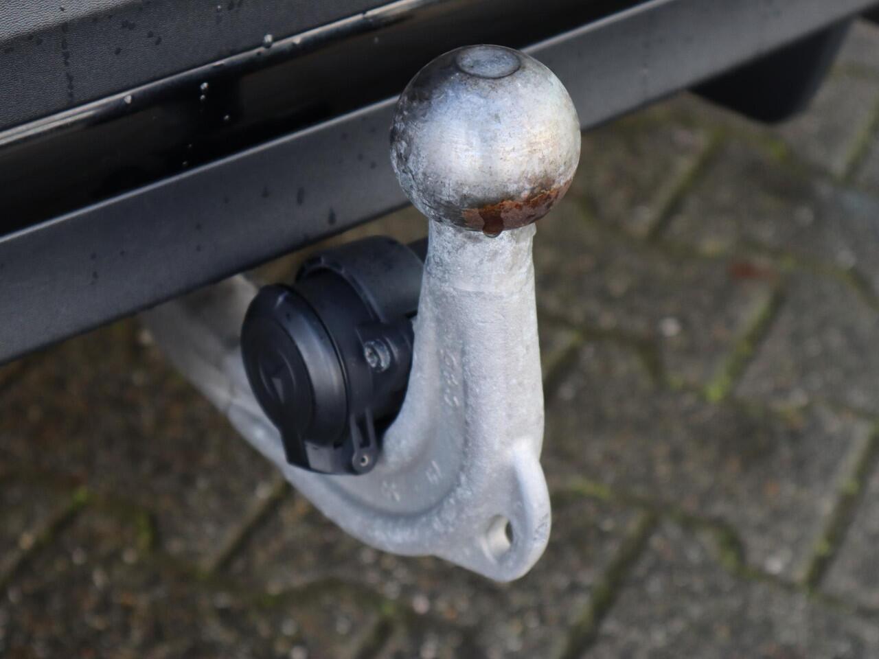 Mercedes-Benz GLA-KLASSE 250 e AMG line