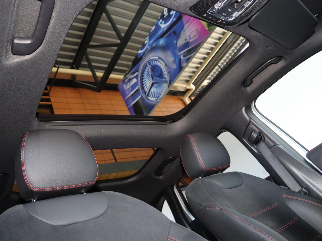 Mercedes-Benz GLA-KLASSE 180 AMG Line | 20" lichtmetalen velgen | Panoramadak | Night | Widescreen | Stoelverwarming |