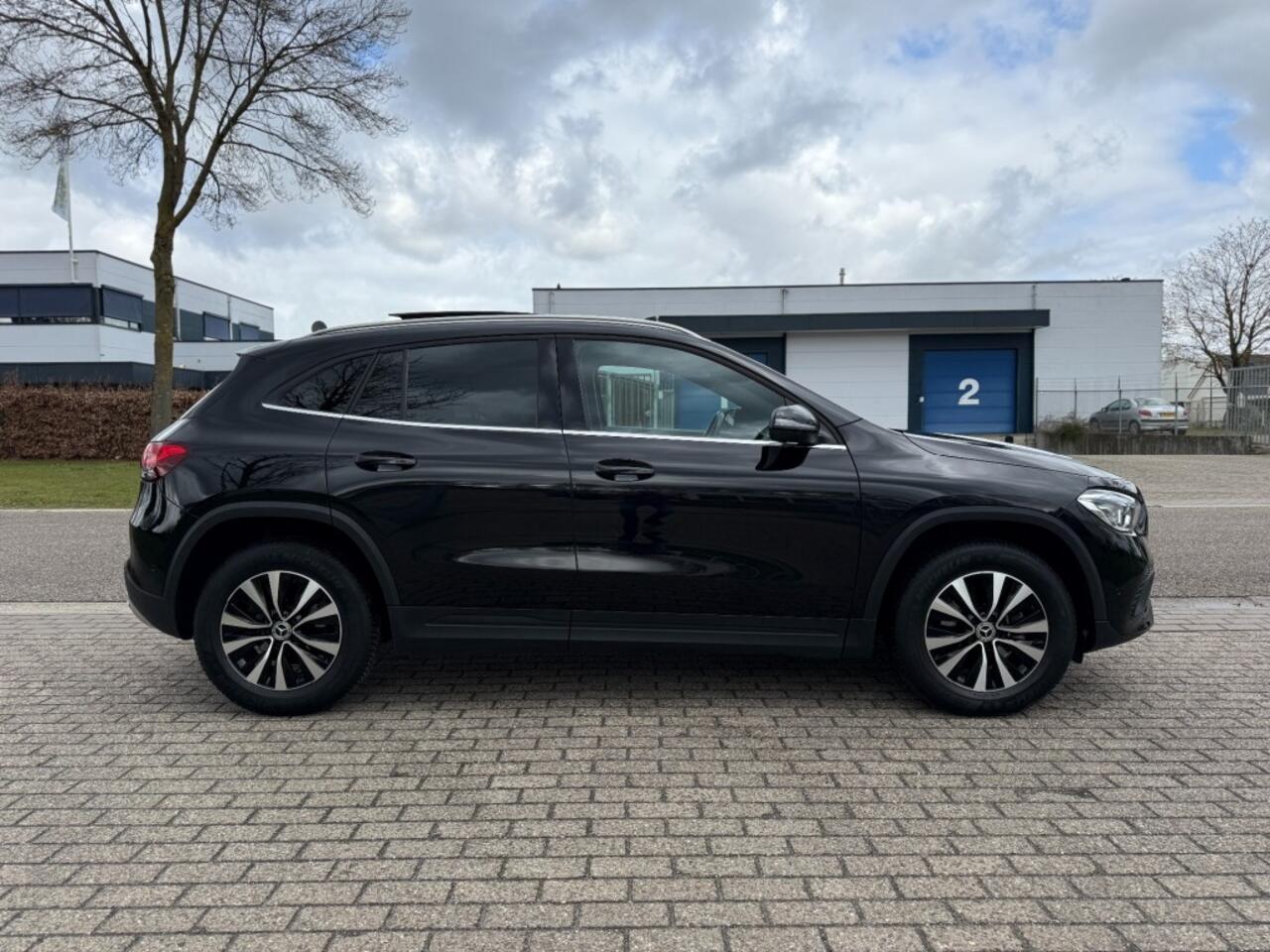 Mercedes-Benz GLA-KLASSE 180 Aut Panorama Led Xenon