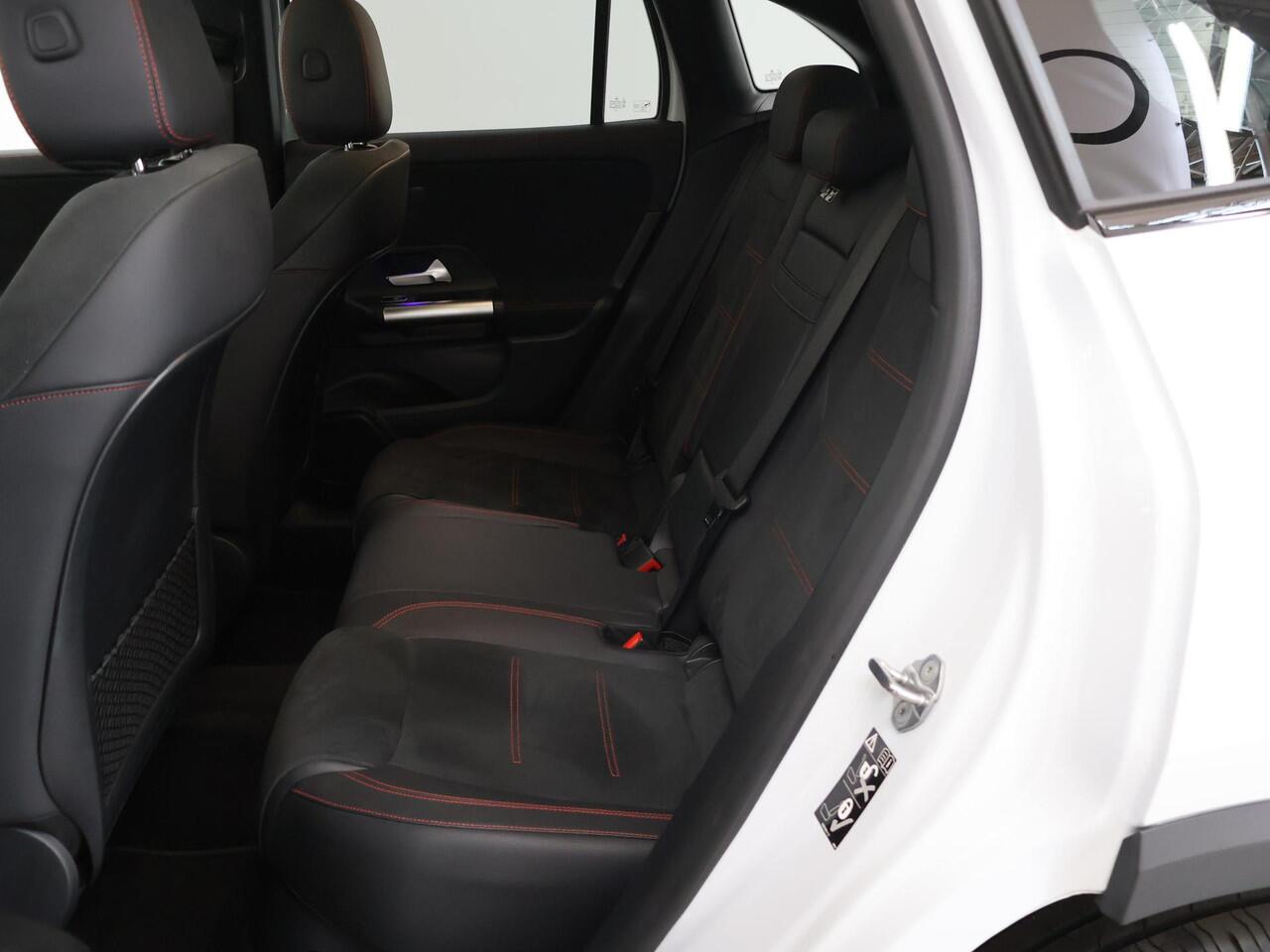 Mercedes-Benz GLA-KLASSE 250 e AMG Line | Night | Panoramadak | Multibeam | Memory | Rijassistentiepakket | 360 graden camera |