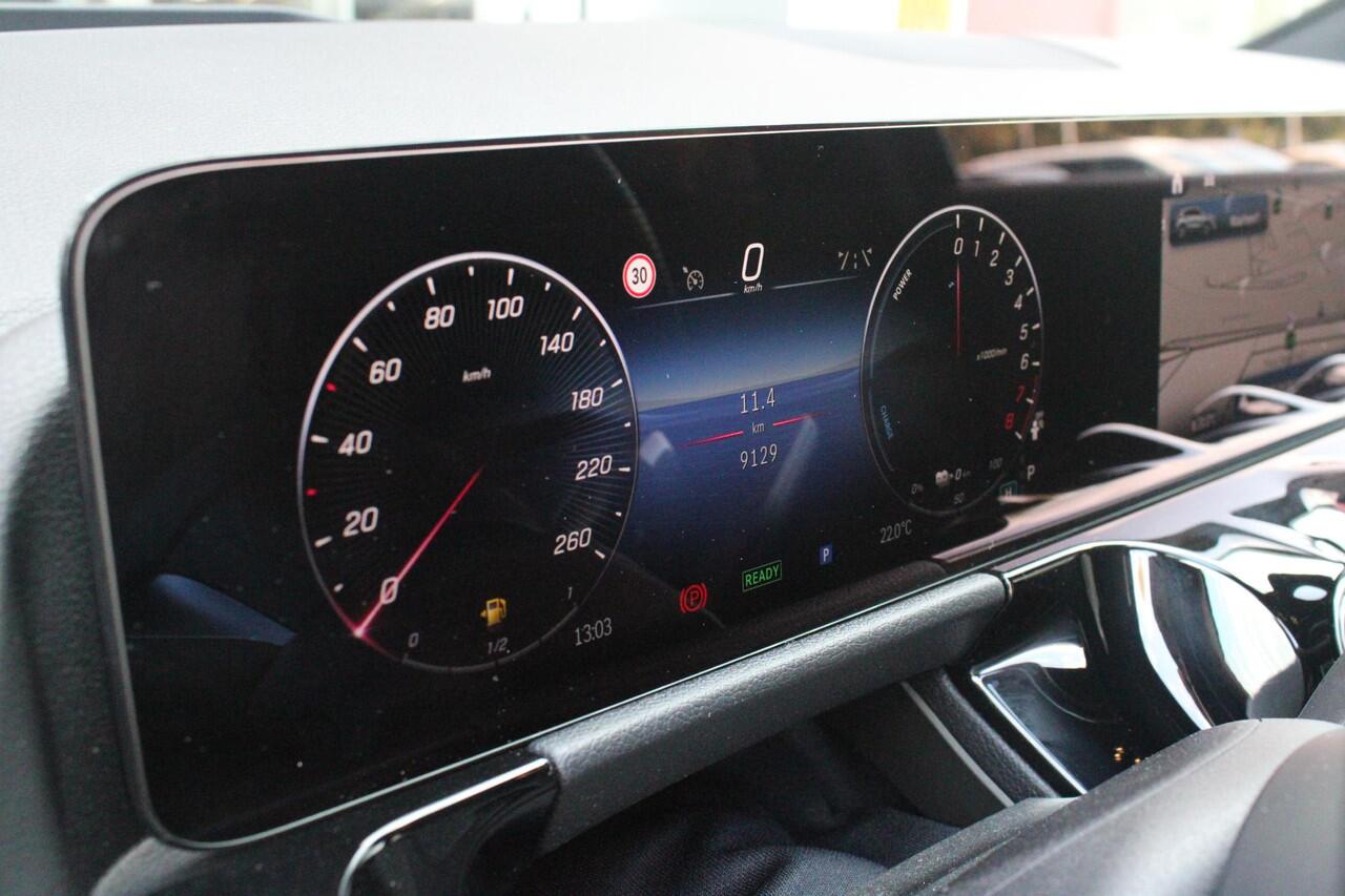 Mercedes-Benz GLA-KLASSE 250 e AMG LINE "NIEUW MODEL!" | PANORAMISCH SCHUIF/KANTEL DAK | ELEKTRISCH BEDIENBARE VOORSTOELEN MET GEHEUGENFUNCTIE EN "ZITKINEMATICA" | DRAADLOZE APPLE CARPLAY/ANDROID AUTO | STOEL VERWAMING | NIGHT PAKKET: DAKRELING ZWART, ZIJRUITEN EN ACHTERRUITEN ZW