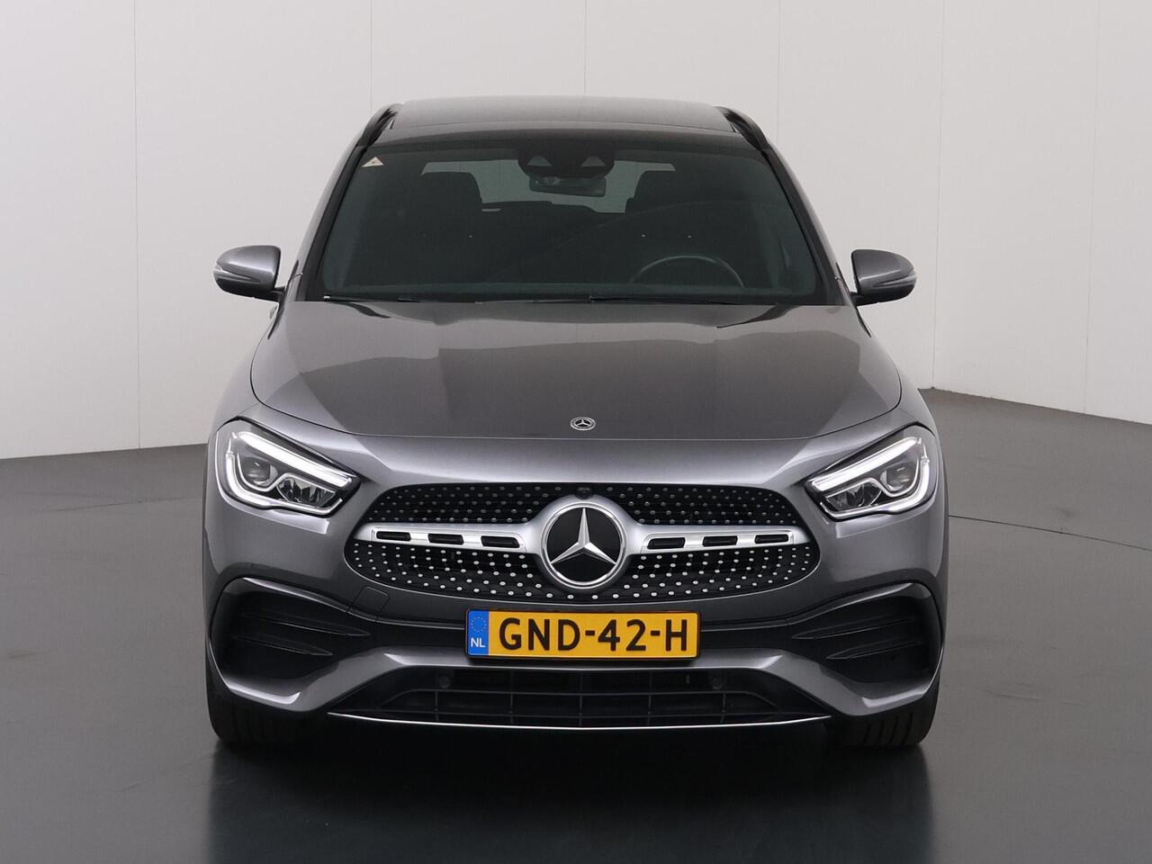 Mercedes-Benz GLA-KLASSE 250 e AMG Line | Panoramadak | Headup | Widescreen | Stoelverwarming | Sfeerverlichting | Apple Carplay |