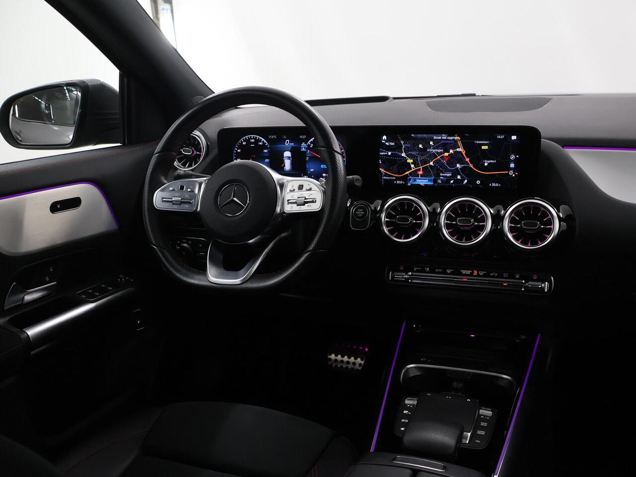 Mercedes-Benz GLA-KLASSE 250 e AMG Line | Panoramadak | Headup | Widescreen | Stoelverwarming | Sfeerverlichting | Apple Carplay |