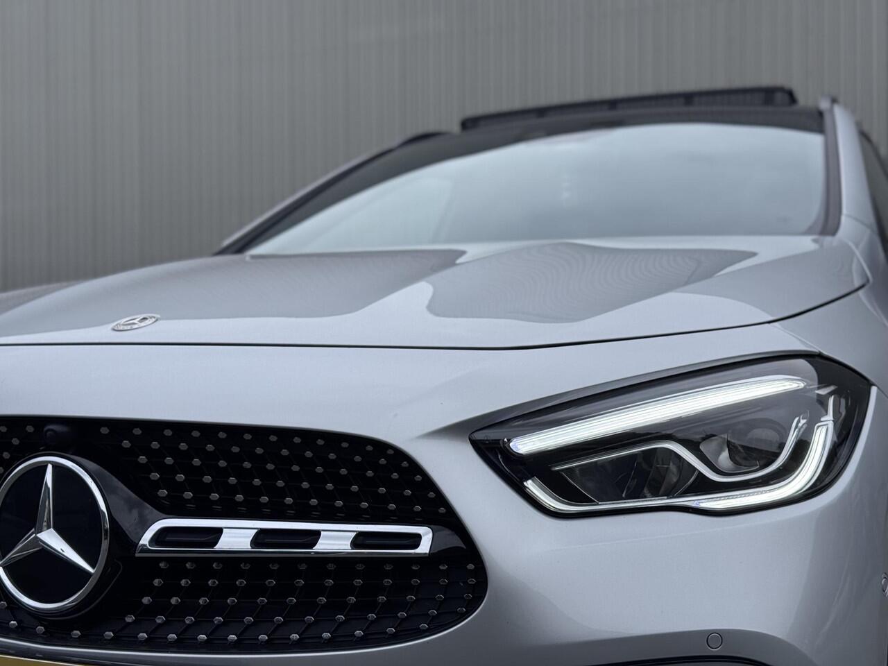 Mercedes-Benz GLA-KLASSE 220 d AMG PANO SFEER | ZO GOED ALS NIEUW !