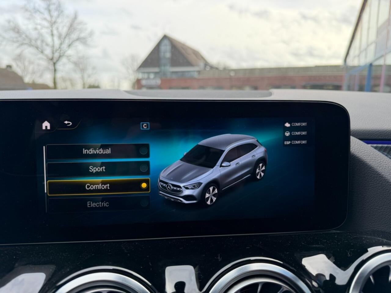 Mercedes-Benz GLA-KLASSE 250 e Plug-In Hybride Automaat AMG Line bj2023