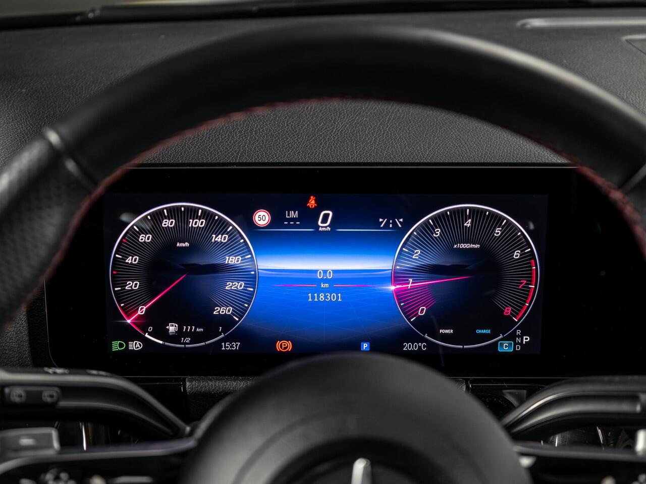 Mercedes-Benz GLA-KLASSE 180 AMG Line Panorama dak | Trekhaak