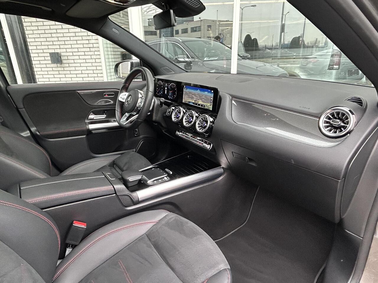 Mercedes-Benz GLA-KLASSE 180 AMG | Panoramadak | Sfeerverlichting