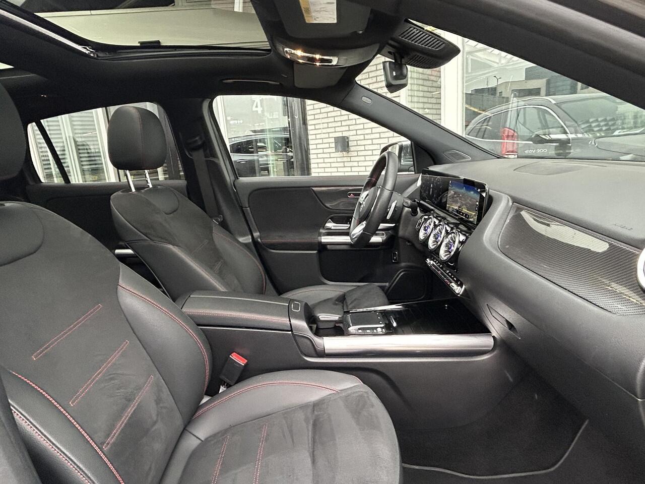 Mercedes-Benz GLA-KLASSE 180 AMG | Panoramadak | Sfeerverlichting