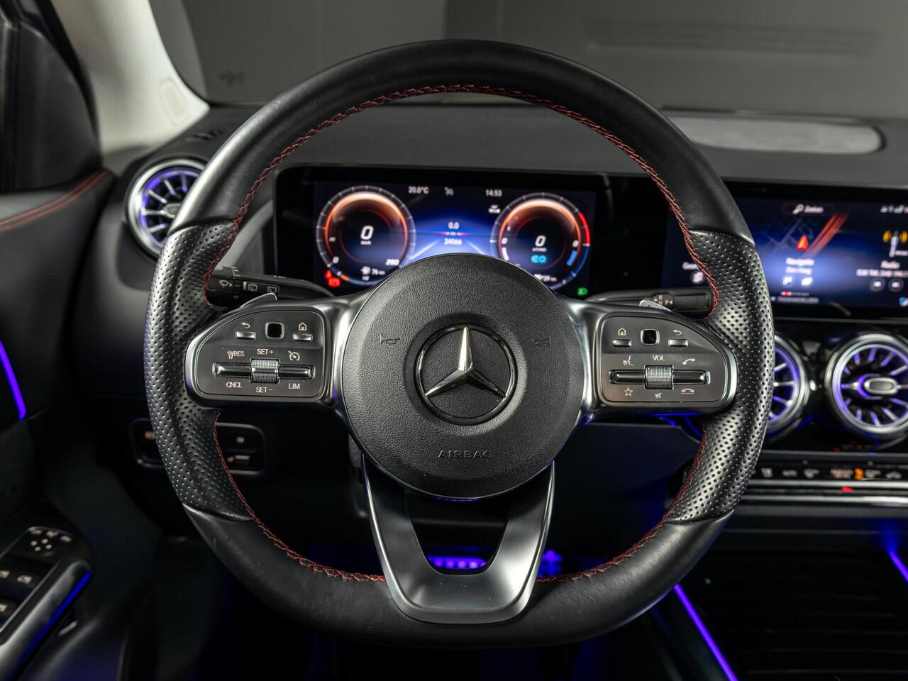 Mercedes-Benz GLA-KLASSE 250 e AMG Line Panorama dak