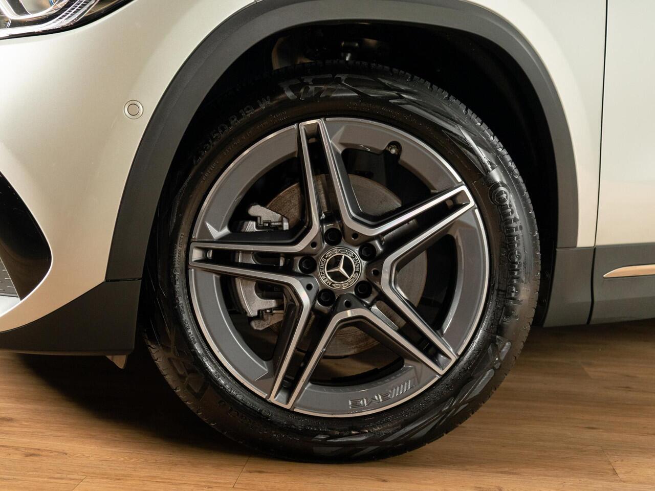 Mercedes-Benz GLA-KLASSE 250 e AMG Line Panorama dak