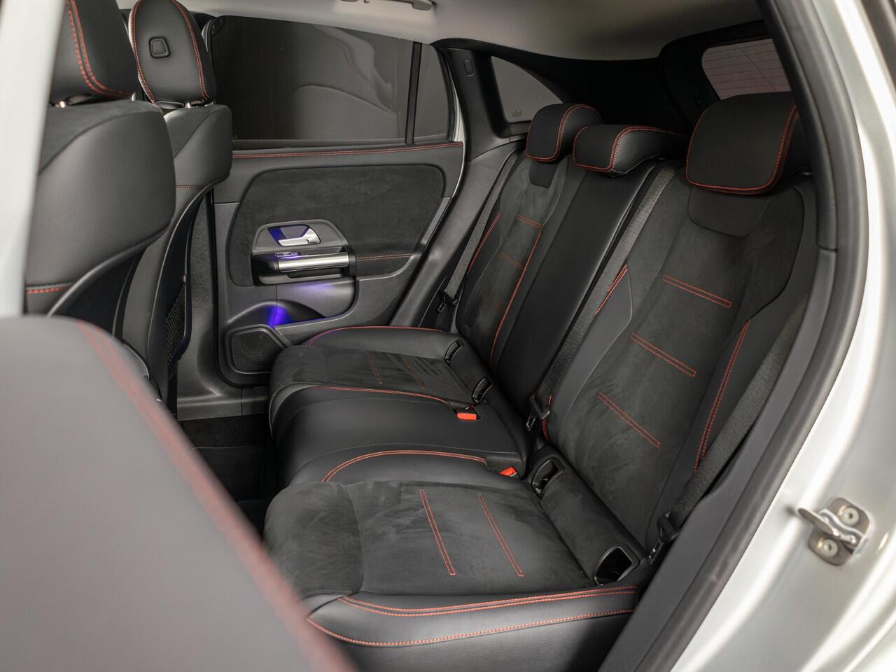 Mercedes-Benz GLA-KLASSE 250 e AMG Line Panorama dak