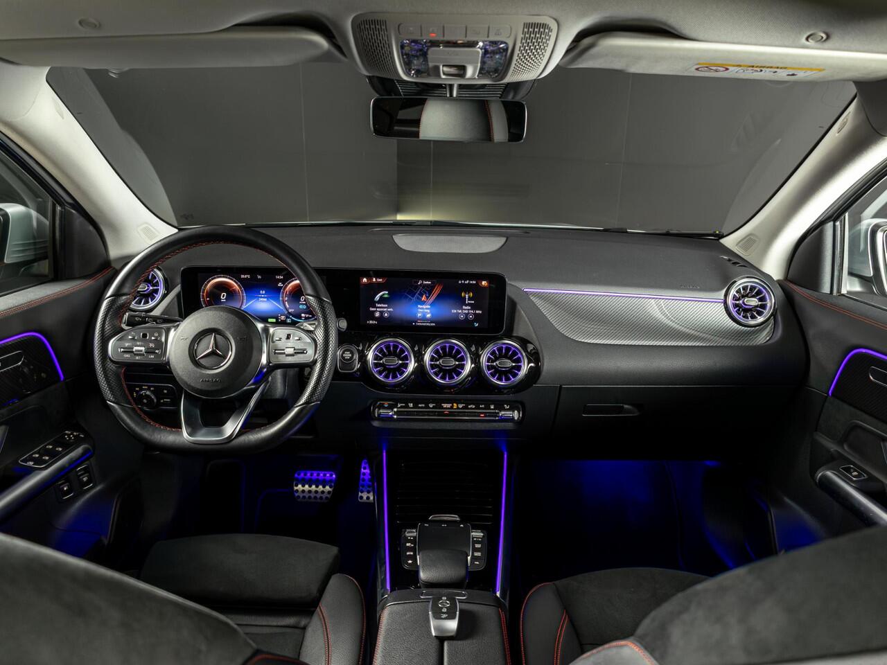 Mercedes-Benz GLA-KLASSE 250 e AMG Line Panorama dak