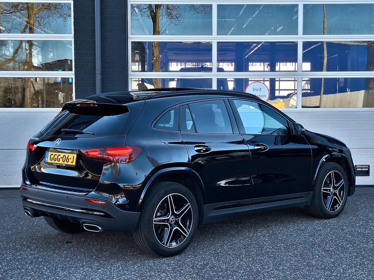 Mercedes-Benz GLA-KLASSE 250 e AMG Line | Panoramadak | Night pakket | Achteruitrijcamera | Sfeerverlichting | Stoelverwarming | Keyless-GO | Elektrische achterklep