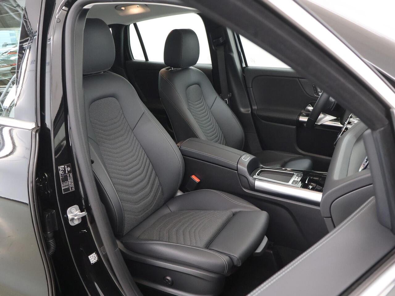 Mercedes-Benz GLA-KLASSE 250 e Business Line | Widscreen | Sfeerverlichting | Elektrische achterklep |