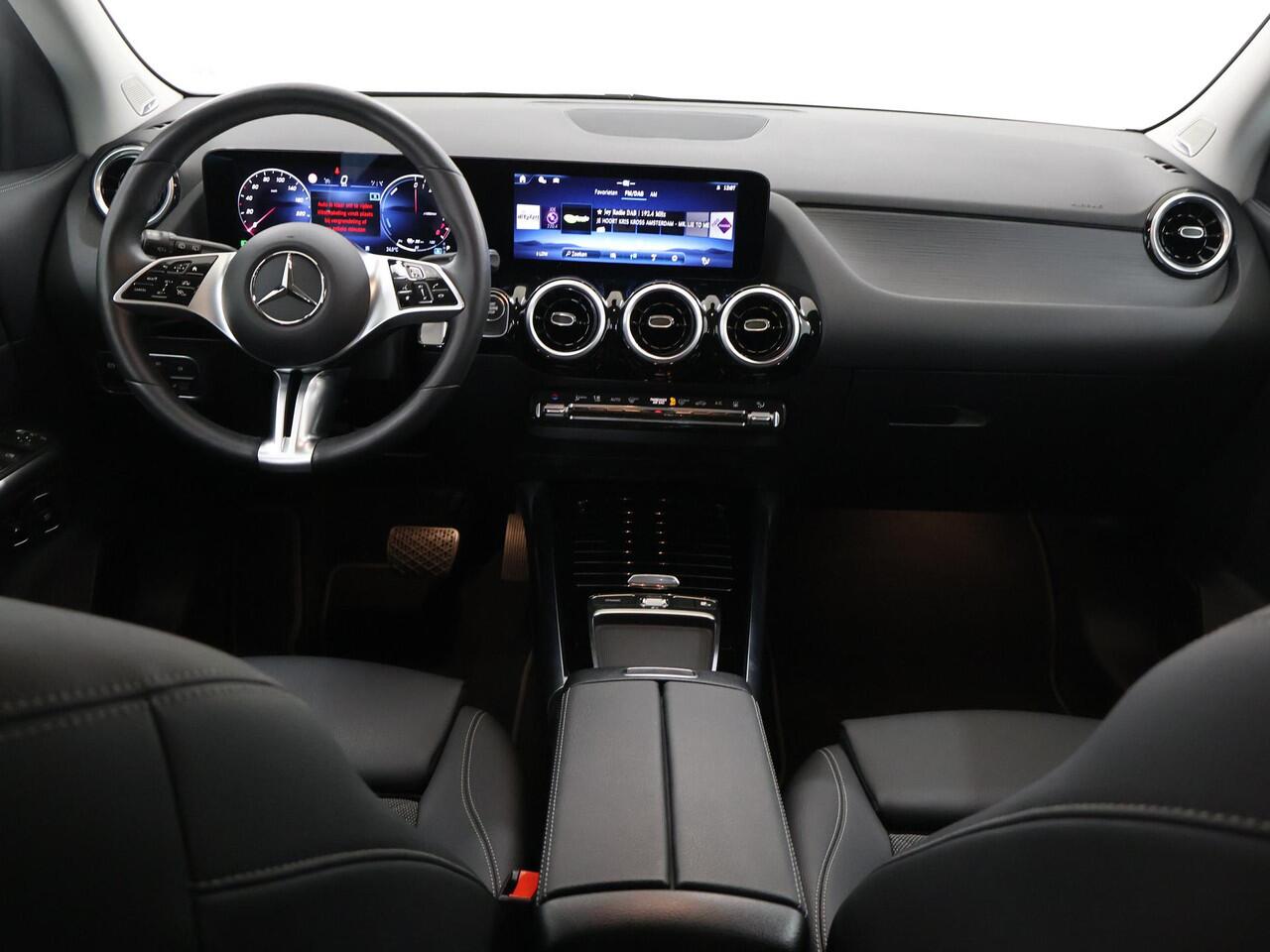 Mercedes-Benz GLA-KLASSE 250 e Business Line | Widscreen | Sfeerverlichting | Elektrische achterklep |