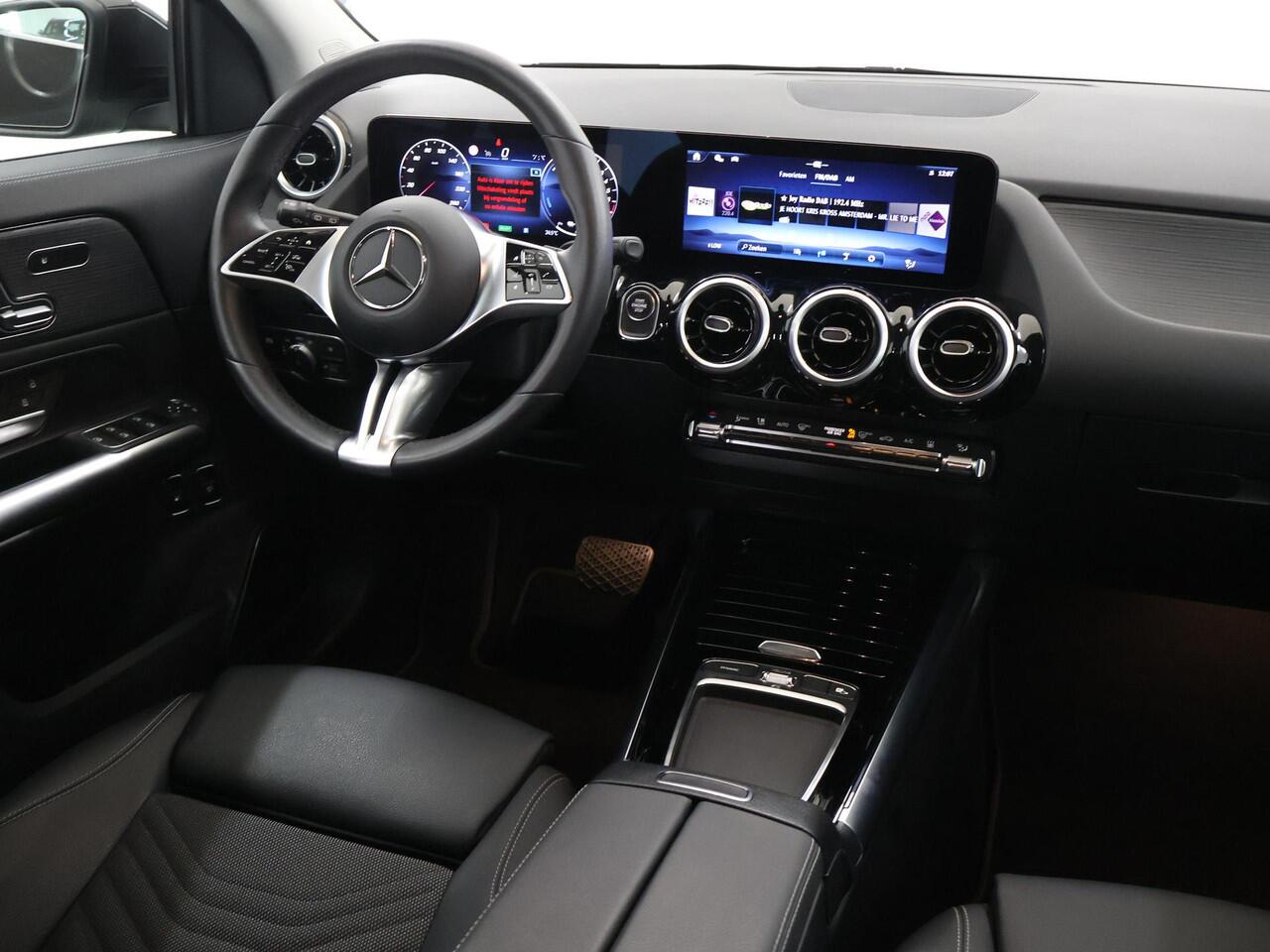 Mercedes-Benz GLA-KLASSE 250 e Business Line | Widscreen | Sfeerverlichting | Elektrische achterklep |