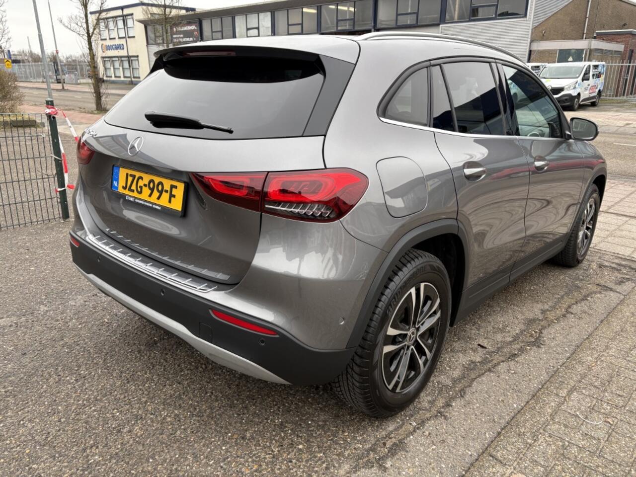 Mercedes-Benz GLA-KLASSE 250 e Luxury Line Panodak, LED
