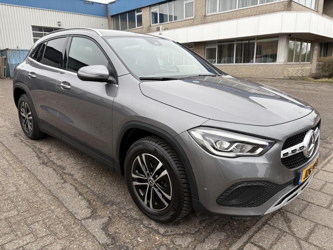 Mercedes-Benz GLA-KLASSE 250 e Luxury Line Panodak, LED