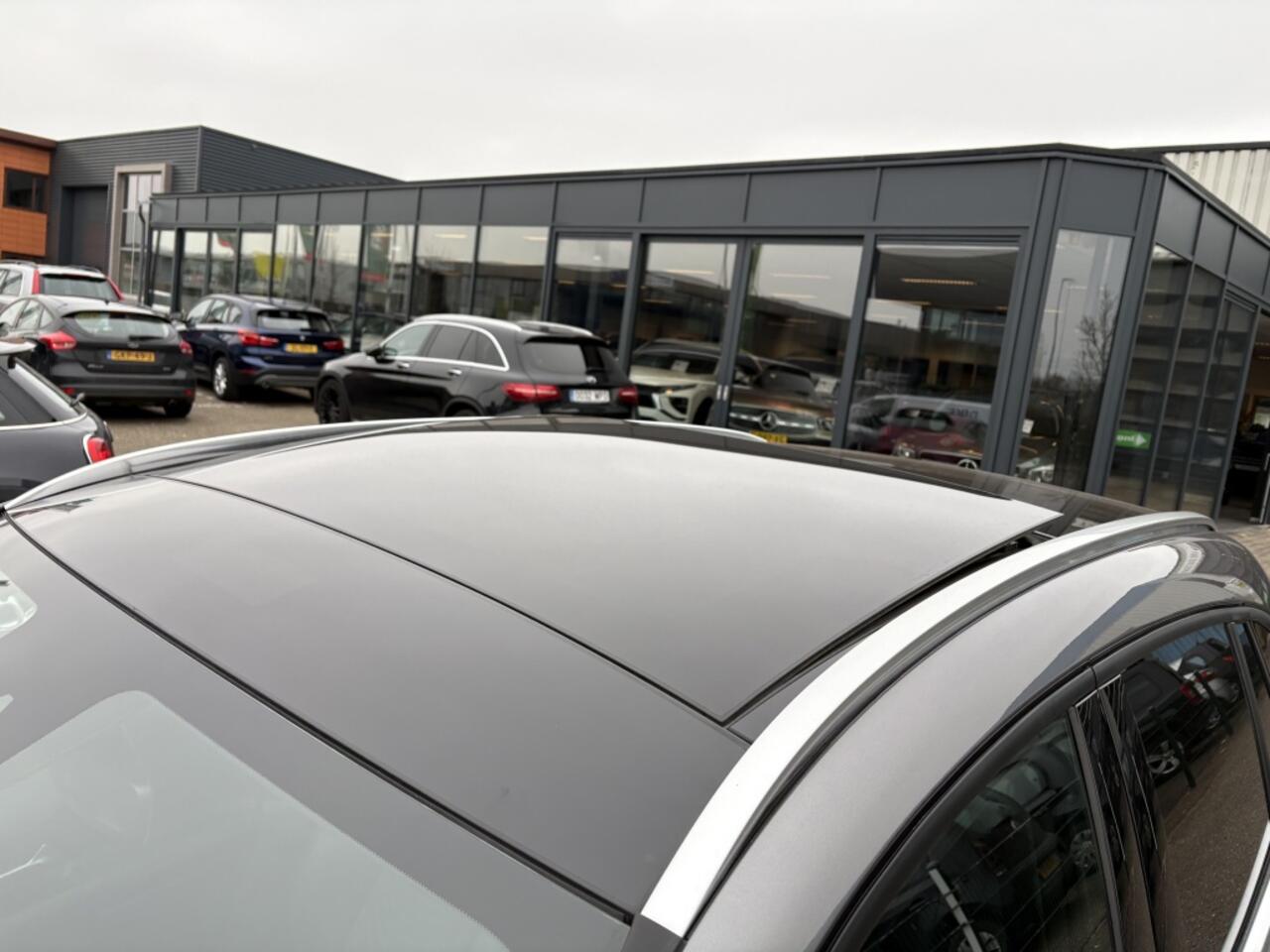 Mercedes-Benz GLA-KLASSE 250 e Luxury Line Panodak, LED