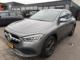 mercedes-benz-gla-klasse-250-e-luxu