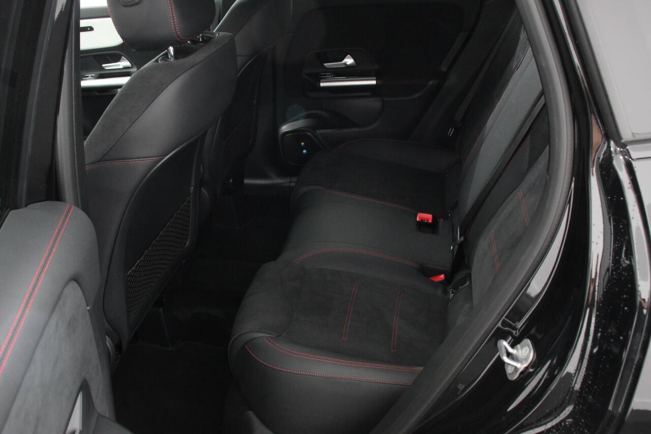 Mercedes-Benz GLA-KLASSE 250 e AMG Line Automaat PHEV Nieuw Model! | Leder | Navigatie Augmented reality | Virtual Cockpit | Handsfree electrische achterklep | Dab | Stoel verwarming | Led | Trekhaak