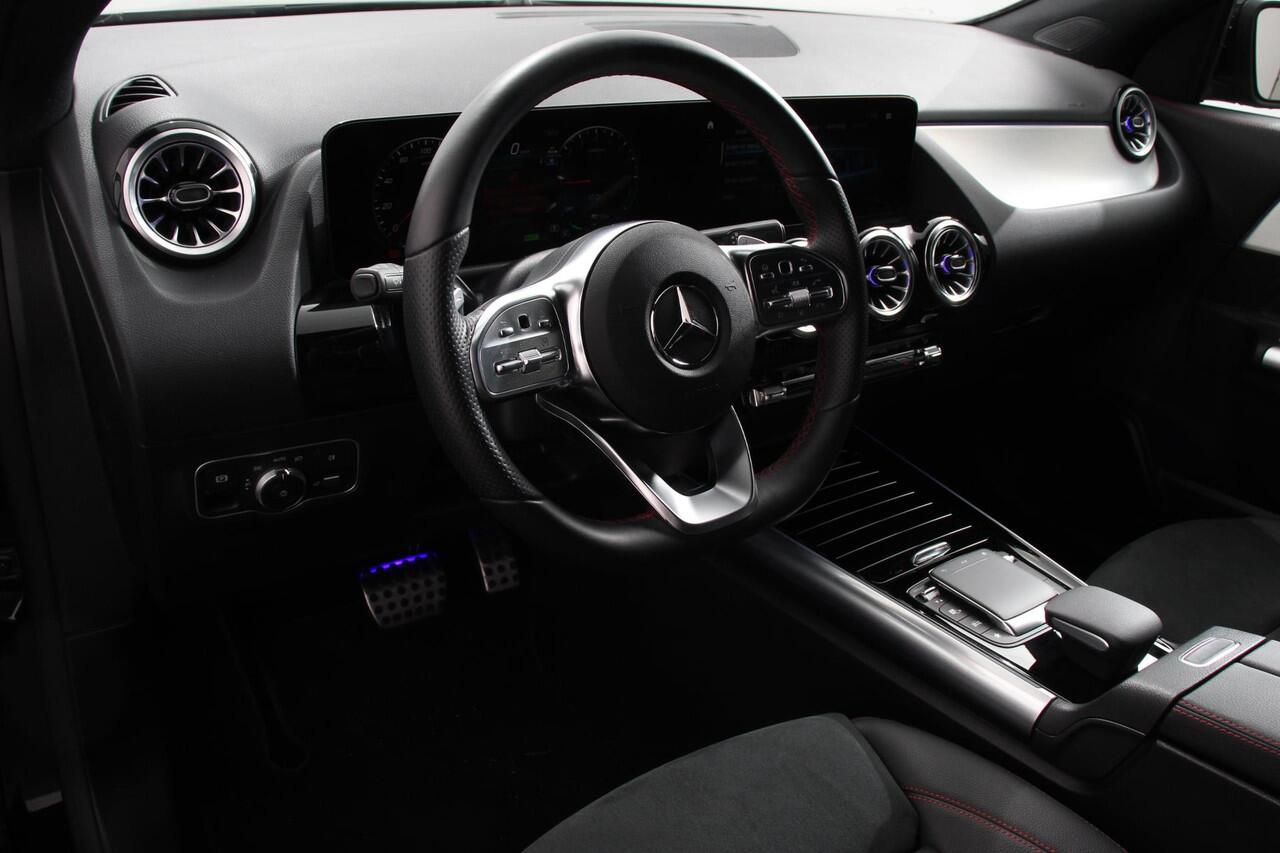 Mercedes-Benz GLA-KLASSE 250 e AMG Line Automaat PHEV Nieuw Model! | Leder | Navigatie Augmented reality | Virtual Cockpit | Handsfree electrische achterklep | Dab | Stoel verwarming | Led | Trekhaak