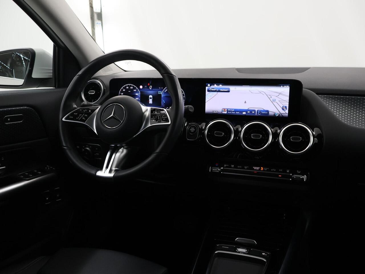 Mercedes-Benz GLA-KLASSE 250 e Luxury Line | Trekhaak | Night pakket | Stoelverwarming |