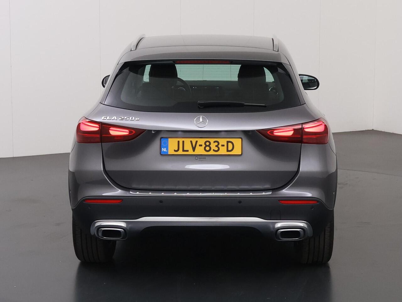 Mercedes-Benz GLA-KLASSE 250 e Luxury Line | Elektrisch wegklapbare trekhaak | Stoelverwarming | Winter pakket |