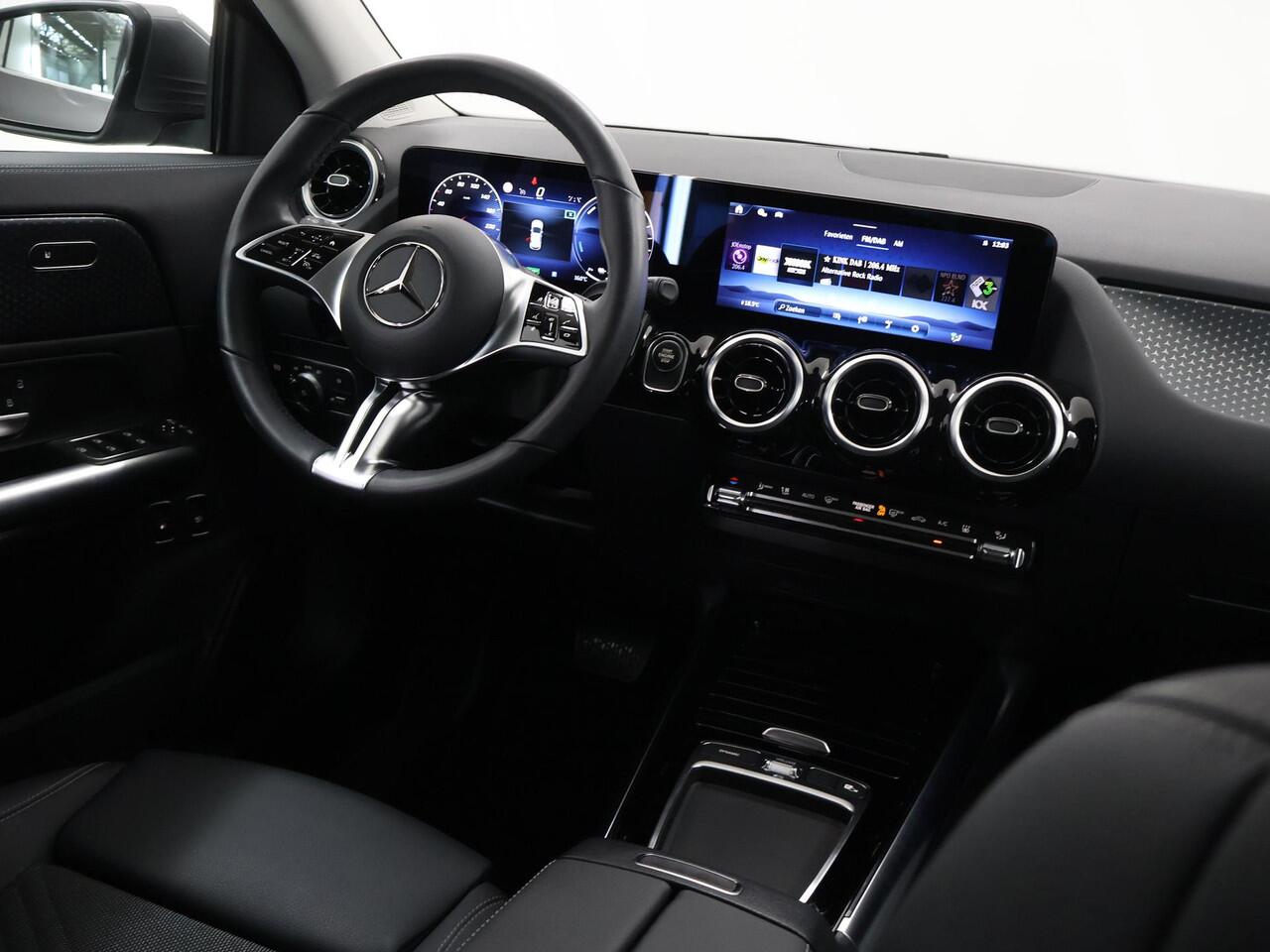 Mercedes-Benz GLA-KLASSE 250 e Luxury Line | Elektrisch wegklapbare trekhaak | Stoelverwarming | Winter pakket |