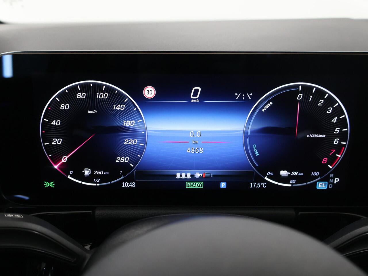 Mercedes-Benz GLA-KLASSE 250 e AMG Line | Trekhaak | Stoelverwarming | Winter pakket | Getint glas |