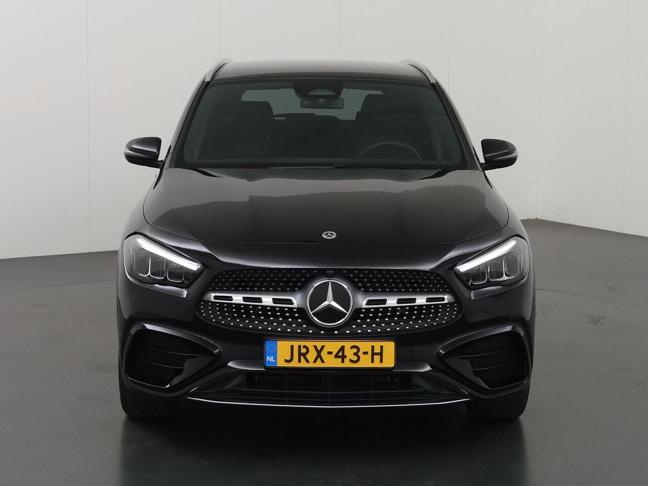 Mercedes-Benz GLA-KLASSE 250 e AMG Line | Trekhaak | Stoelverwarming | Winter pakket | Getint glas |